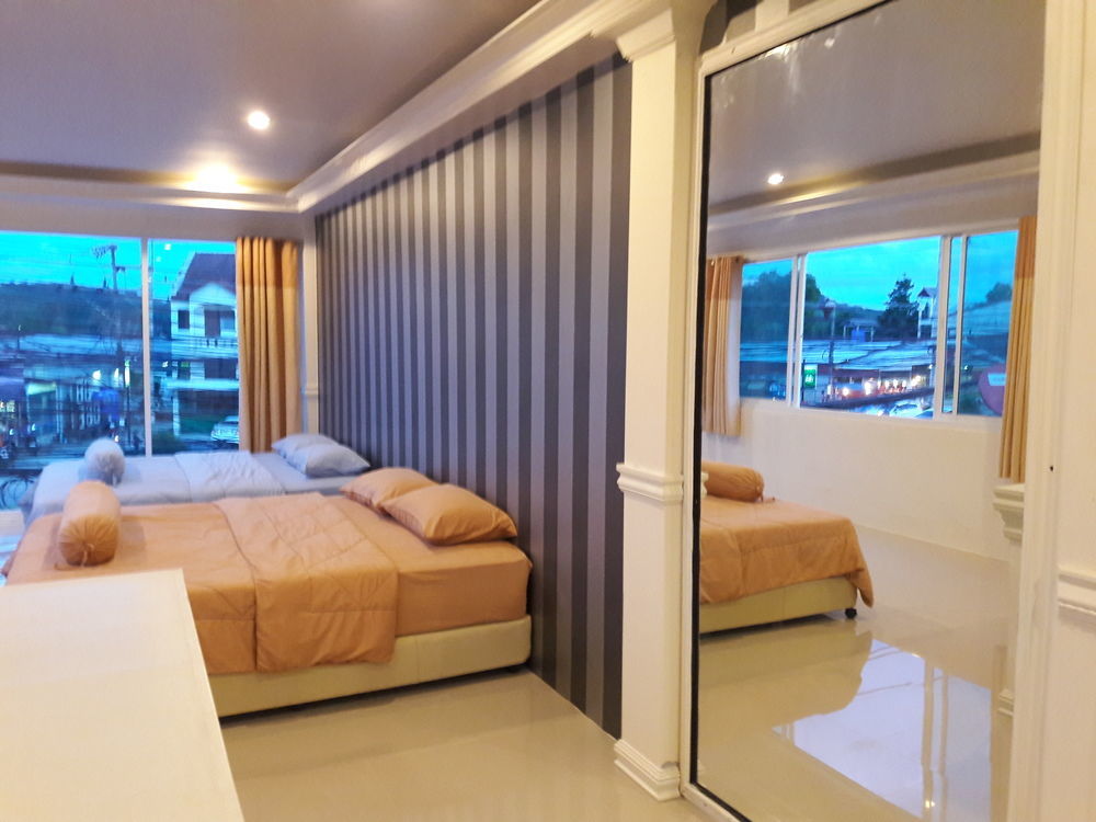 Oyo 1117 Phuket Airport Suites Thalang Exterior foto